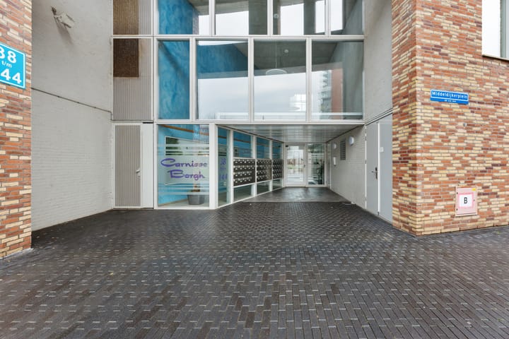 Foto 38 van Middeldijkerplein 104