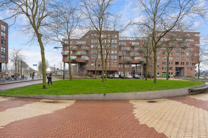 Foto 40 van Middeldijkerplein 104