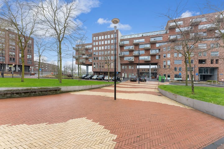 Foto 41 van Middeldijkerplein 104