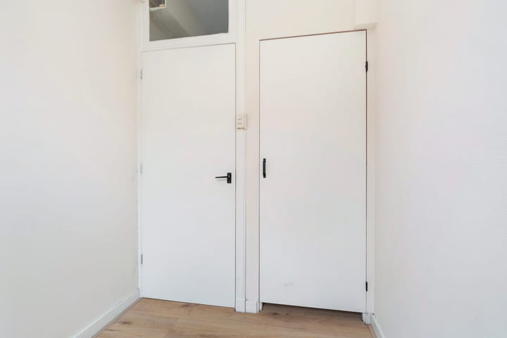 Photo 16 of Albert Cuijpstraat 4-A