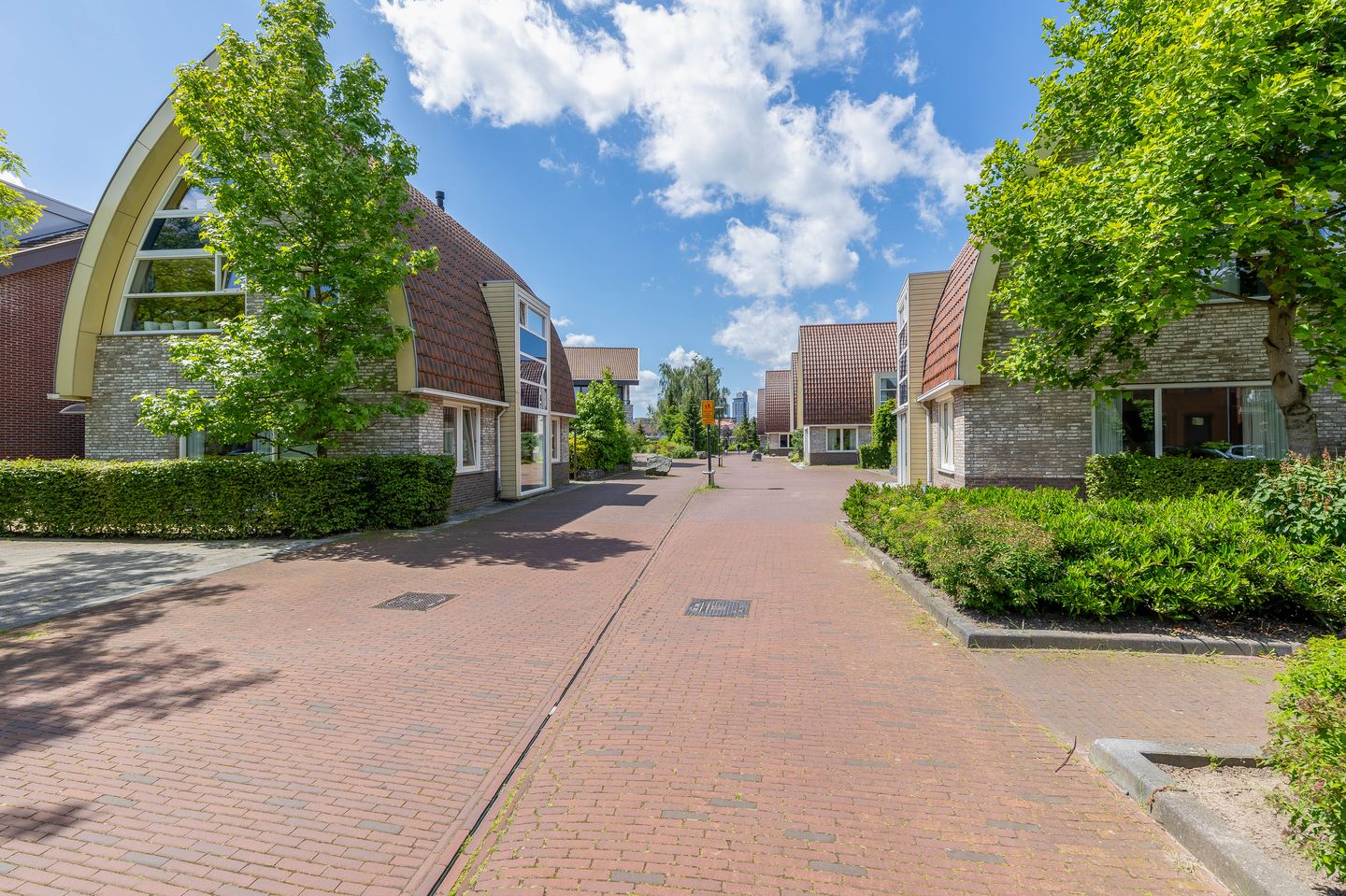 Foto 5 van 2e Lunarelaan 8