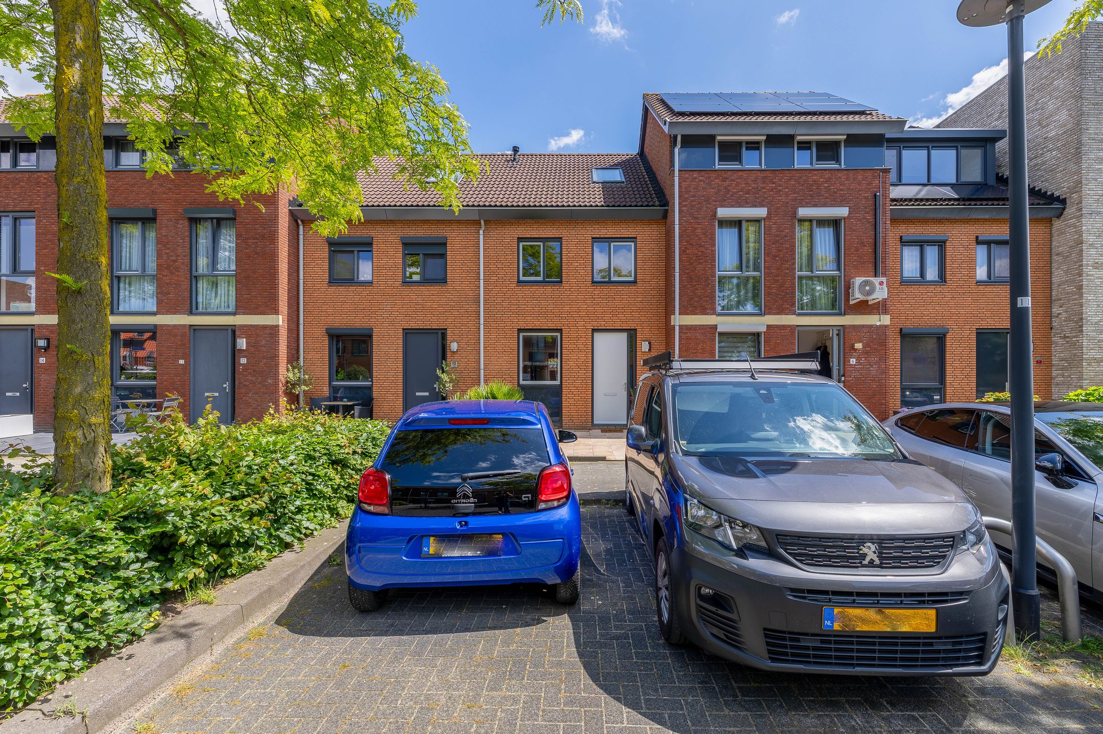 Foto 9 van 2e Lunarelaan 8