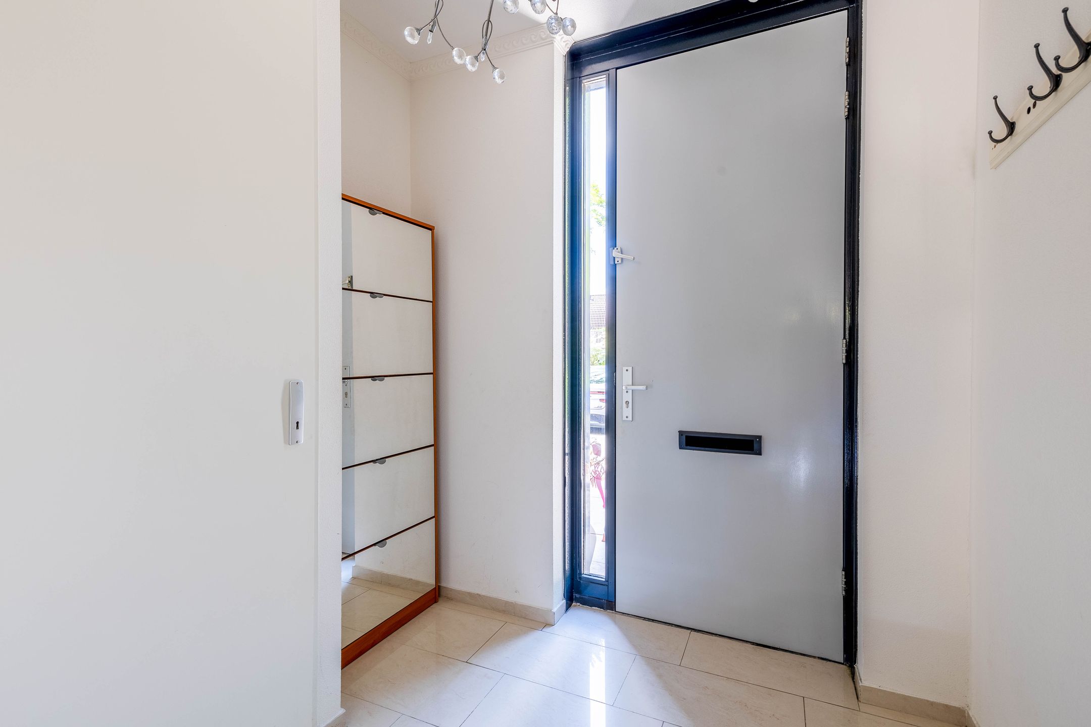 Foto 15 van 2e Lunarelaan 8