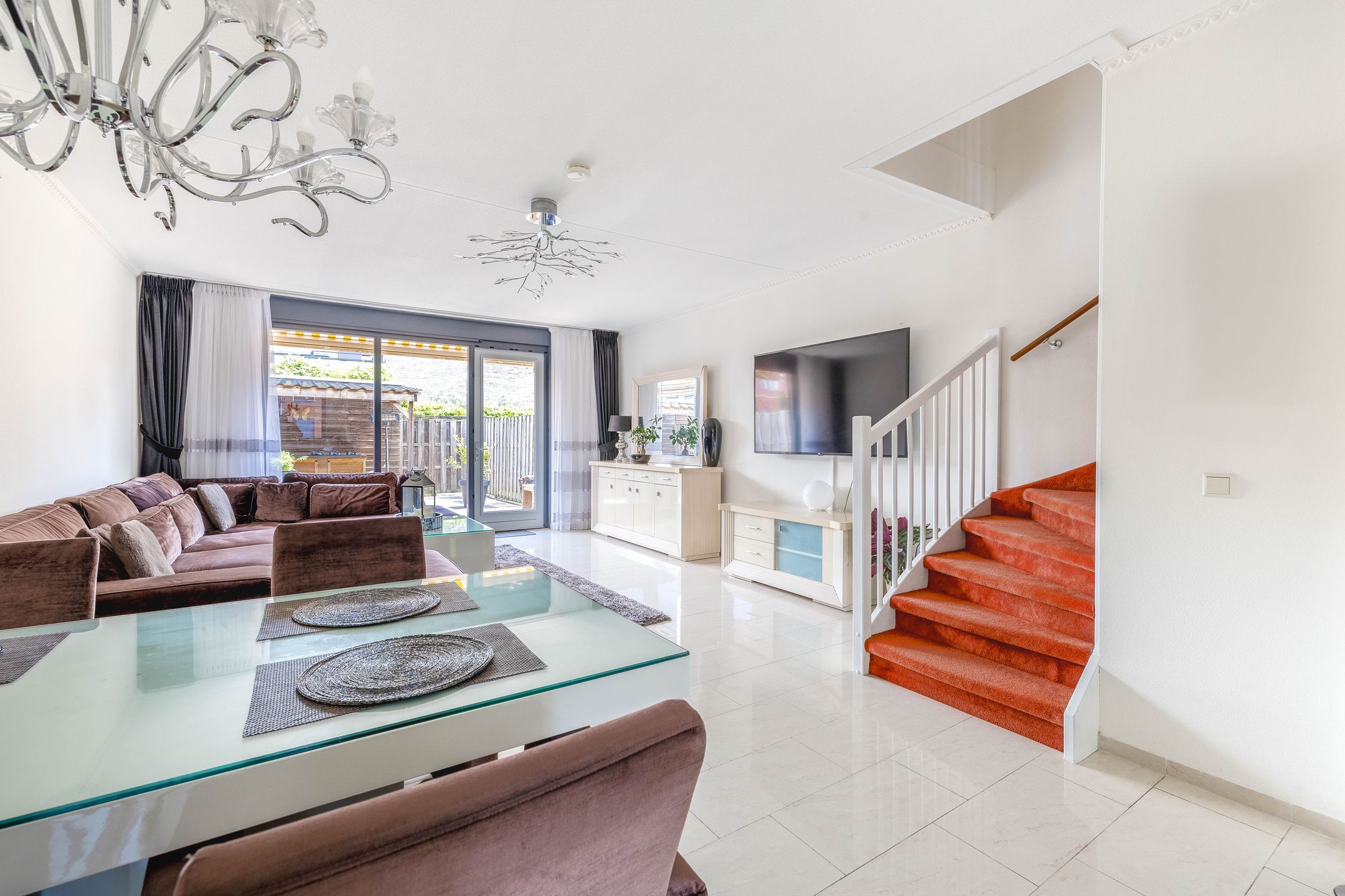 Foto 18 van 2e Lunarelaan 8