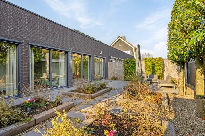 Photo 48 of Wessel Couzijnhof 41