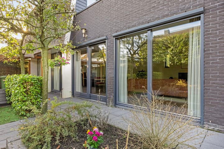 Photo 49 of Wessel Couzijnhof 41