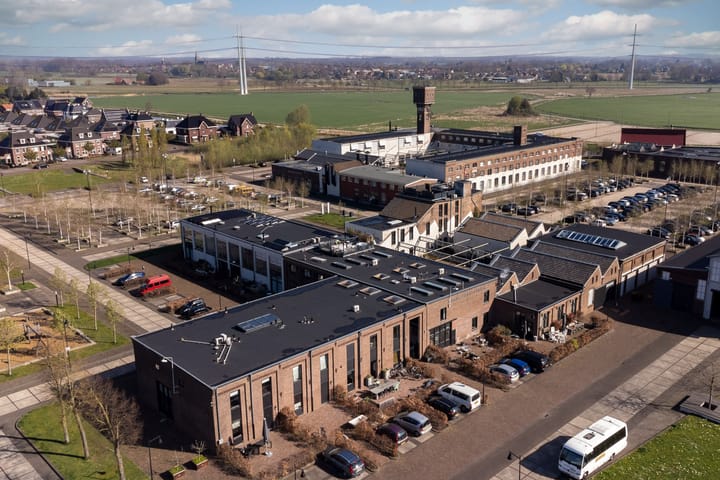 Emailleplein 19
