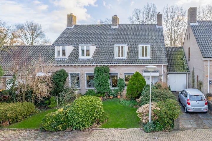 Foto 1 van Burg. de Graafplein 22