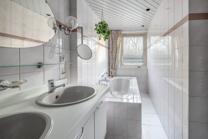 Foto 24 van Burg. de Graafplein 22