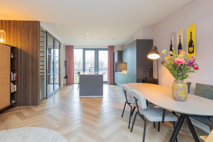 Foto 2 van Van Zeggelenplein 191