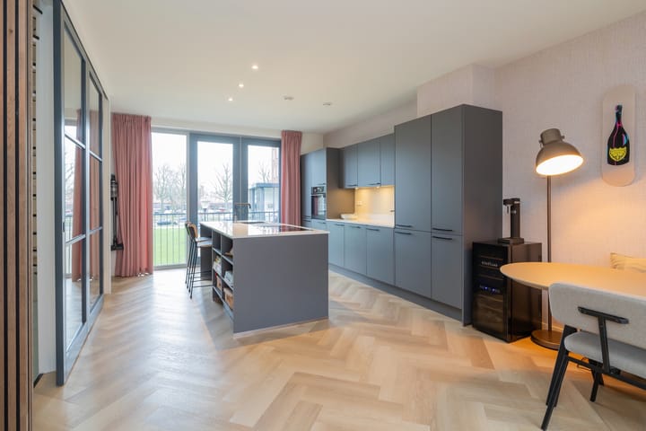 Foto 16 van Van Zeggelenplein 191