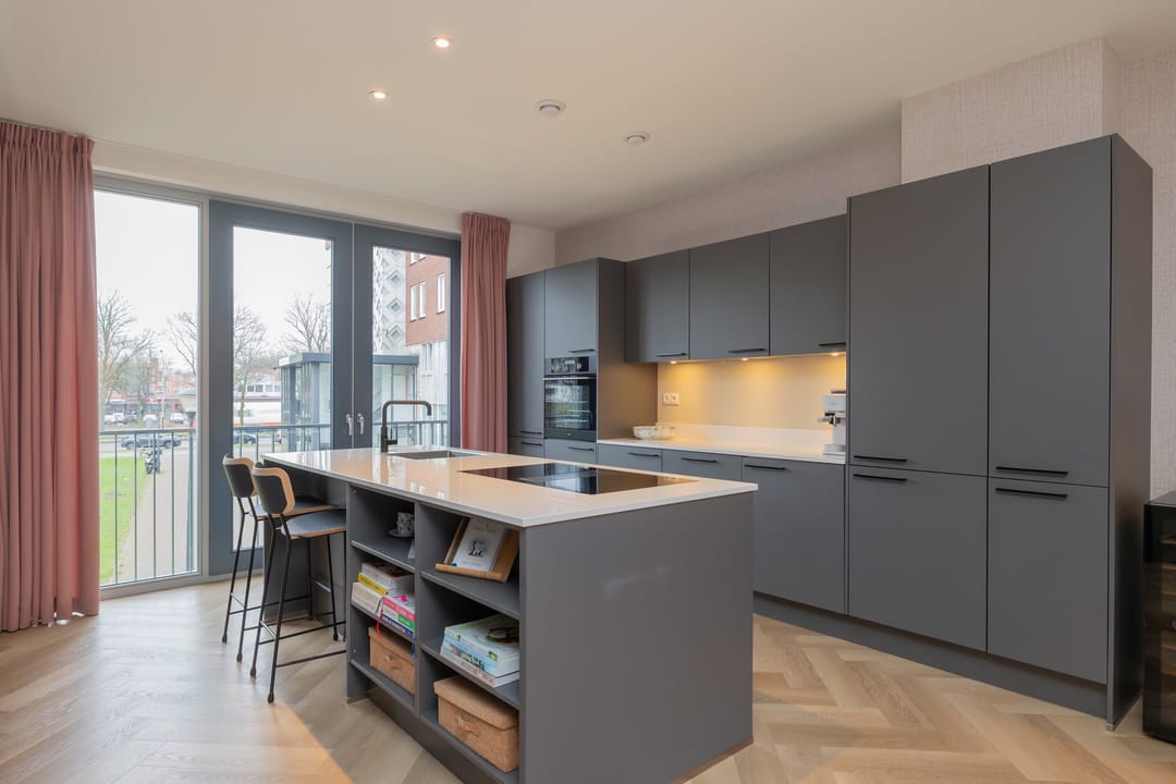 Foto 17 van Van Zeggelenplein 191