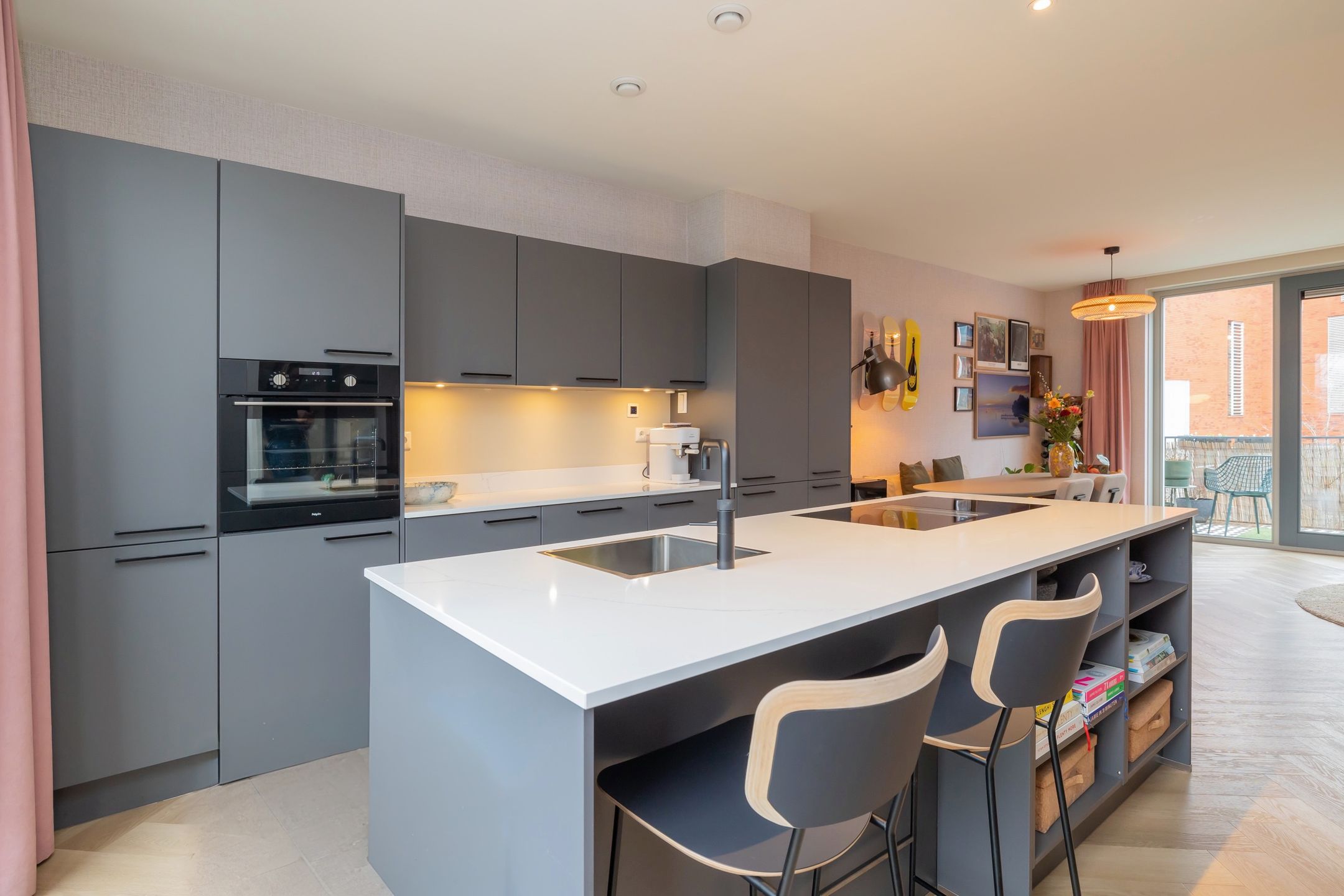 Foto 18 van Van Zeggelenplein 191