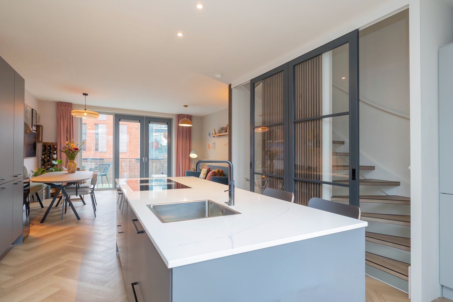 Foto 19 van Van Zeggelenplein 191