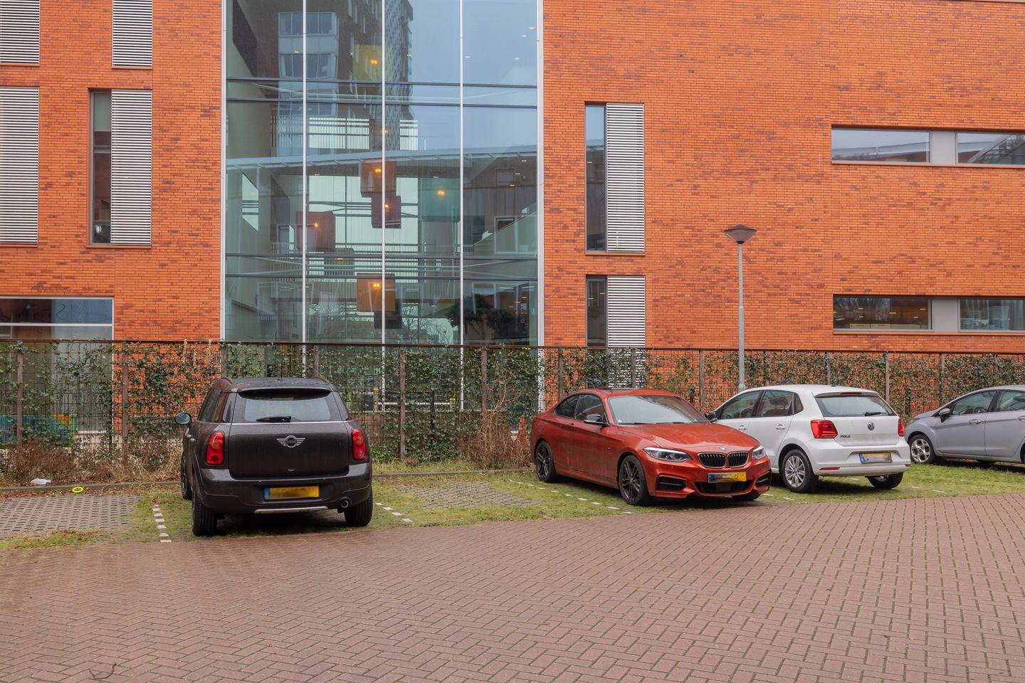 Foto 35 van Van Zeggelenplein 191