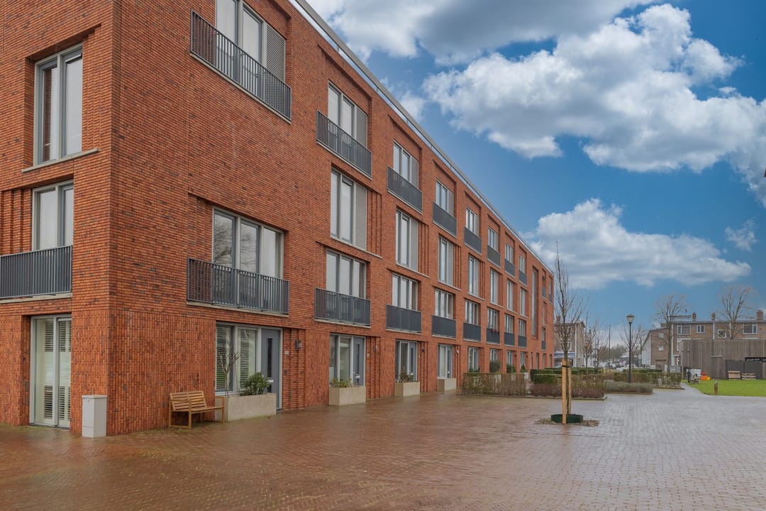 Foto 38 van Van Zeggelenplein 191