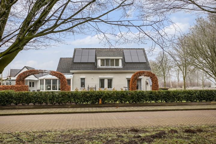 Foto 11 van E.E.G.-laan 1