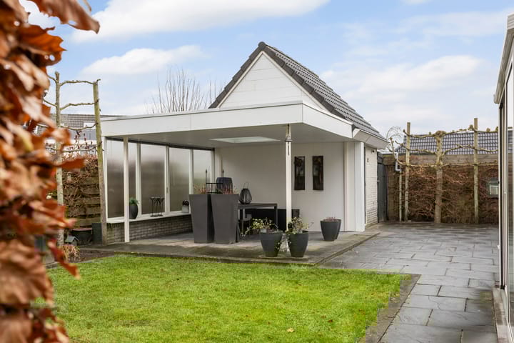 Foto 43 van E.E.G.-laan 1