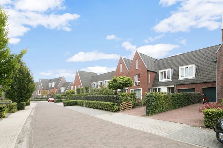 Photo 2 of Margrietlaan 27