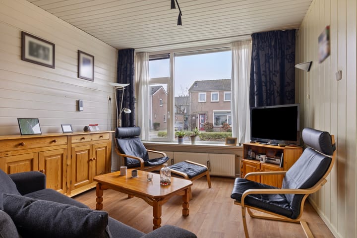 Foto 11 van Burg. Weimalaan 21