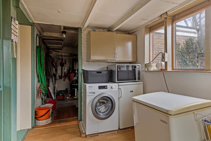 Foto 19 van Burg. Weimalaan 21