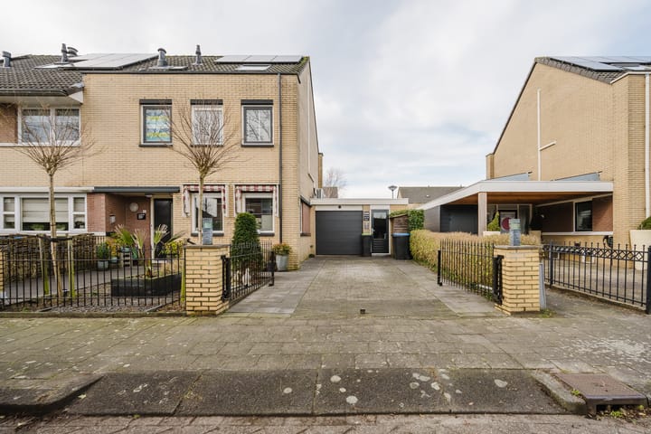 Foto 9 van Petronella Brugsmastraat 9