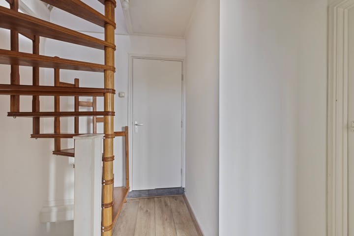 Photo 22 of Röntgenstraat 6