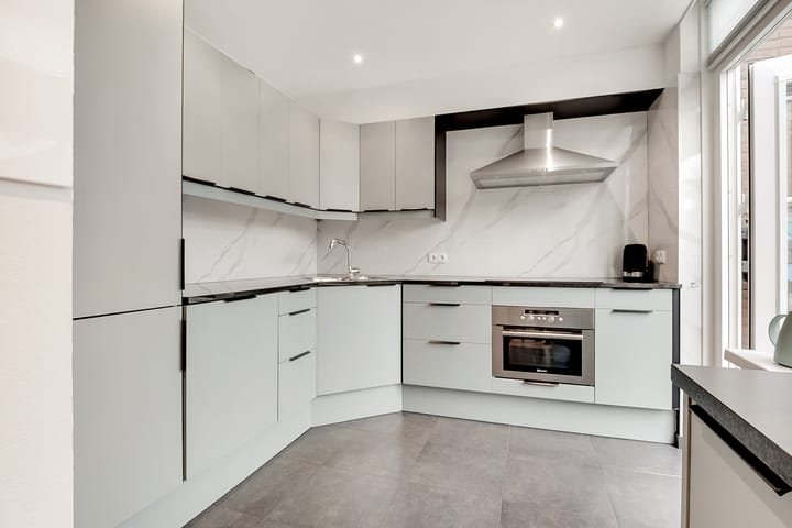 Photo 12 of Bonnikestraat 82