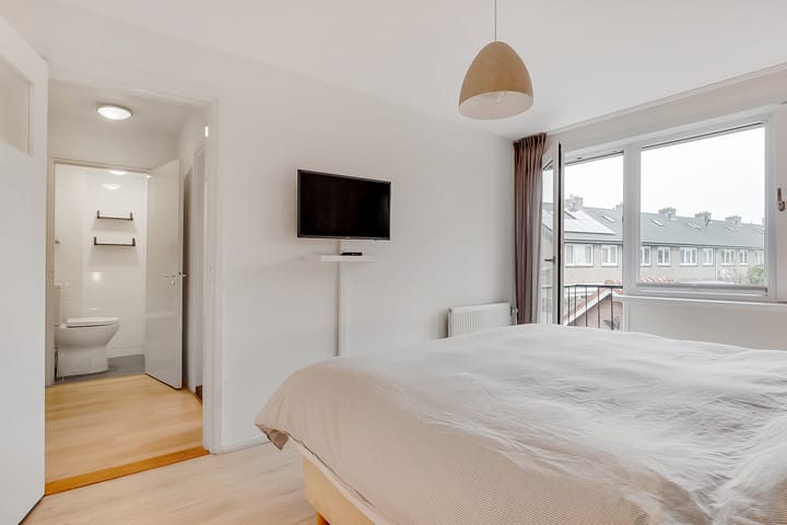 Photo 15 of Bonnikestraat 82