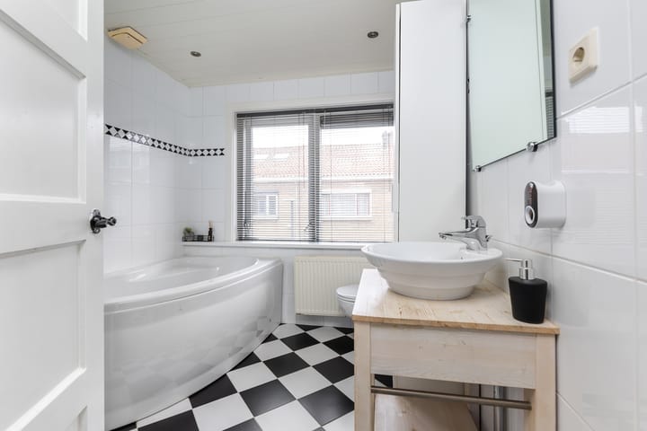 Photo 22 of L. Huismanstraat 11