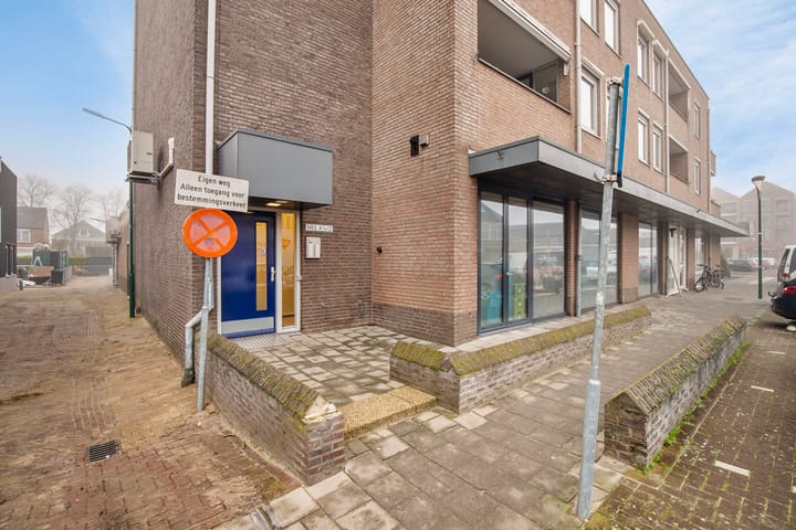 Foto 2 van Anna van Burenstraat 8-A