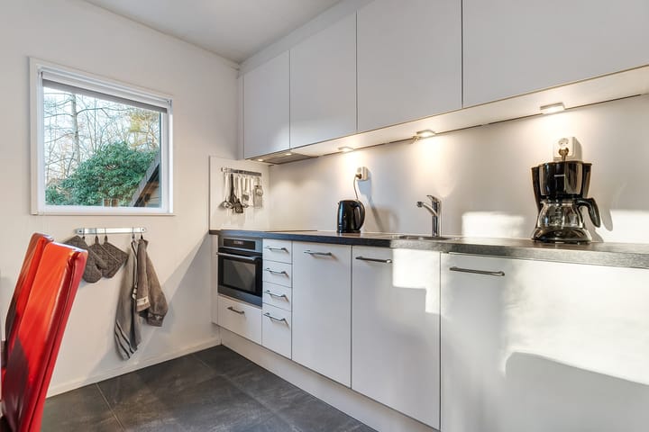 Photo 14 of Anholt 11-37