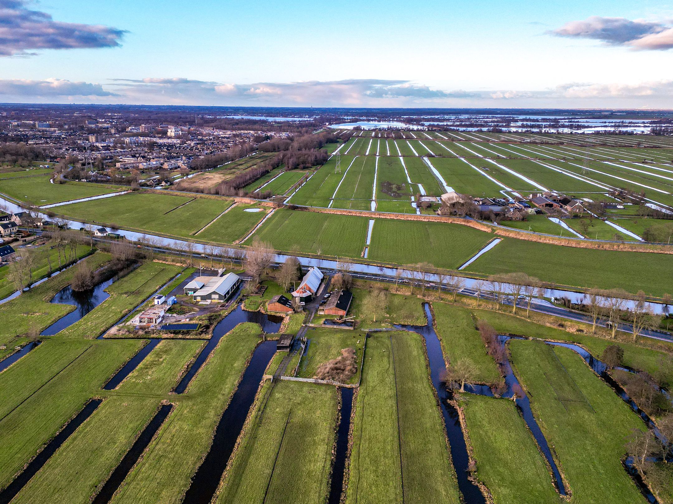 Foto 15 van Provincialeweg West 23