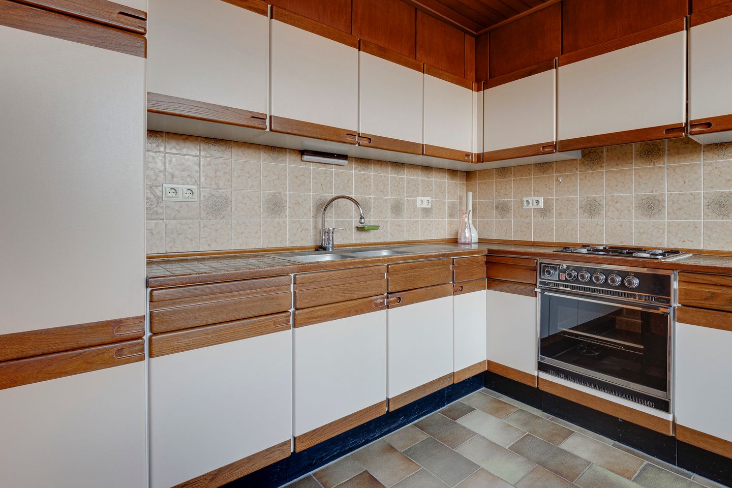 Foto 20 van Deken Thielenstraat 16