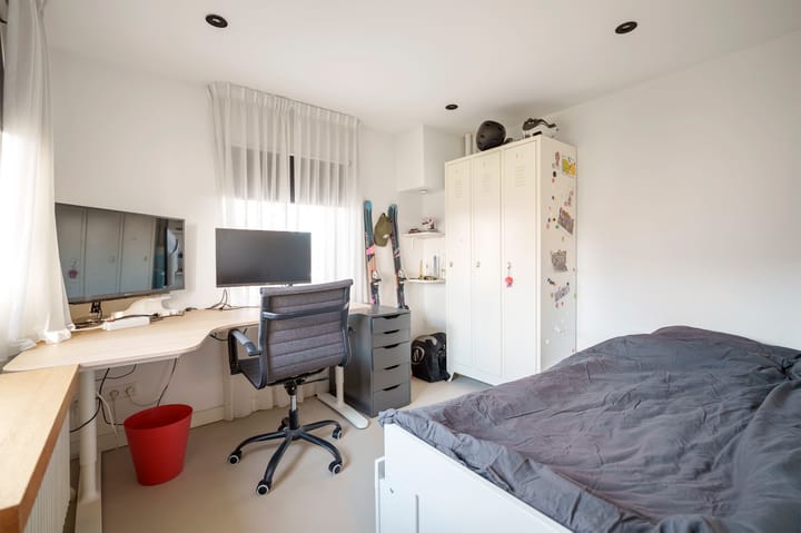 Photo 42 of Aalscholverstraat 43