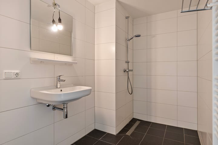 Photo 21 of Zernikestraat 68