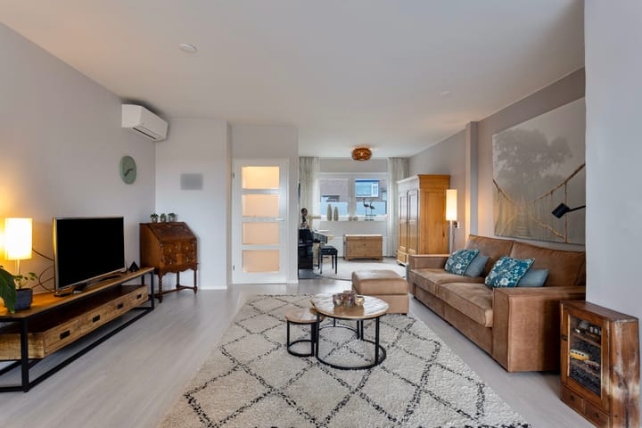 Photo 6 of Jacob Ruysdaelstraat 36