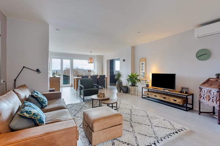 Photo 10 of Jacob Ruysdaelstraat 36