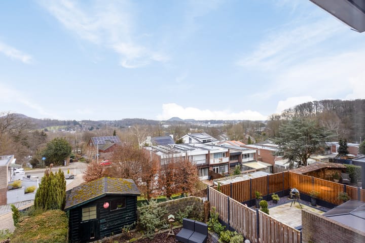 Photo 29 of Jacob Ruysdaelstraat 36