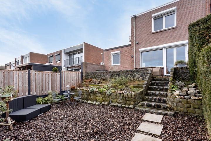 Photo 33 of Jacob Ruysdaelstraat 36