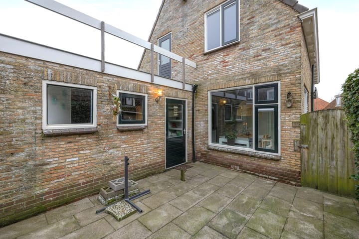 Photo 35 of Breedstraat 140