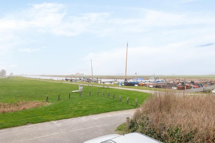 Photo 41 of Breedstraat 140