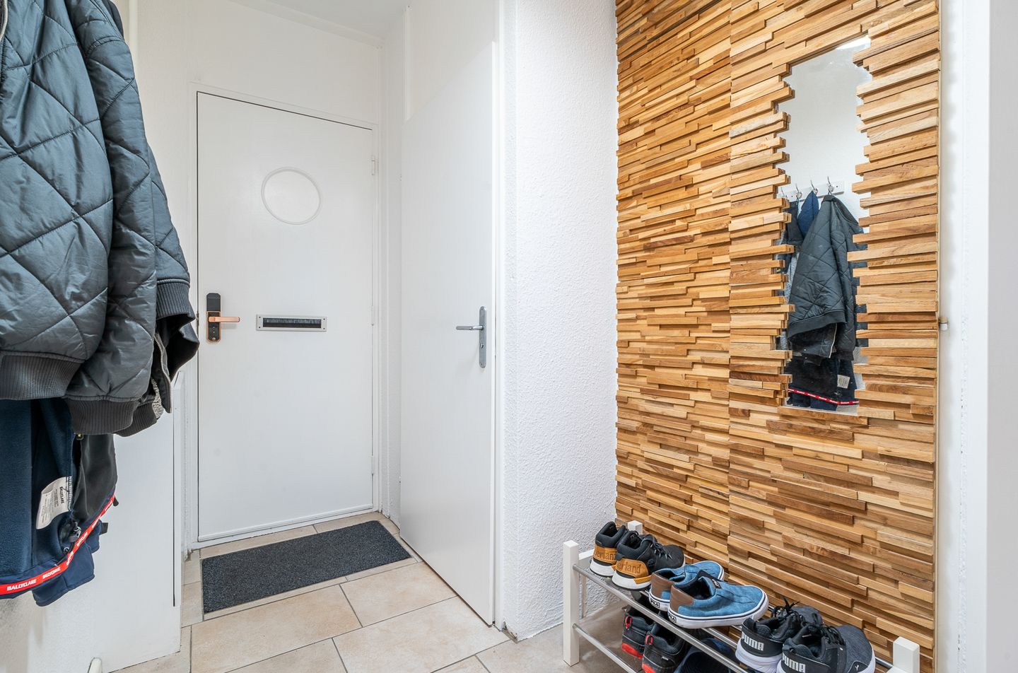 Photo 5 of Benthuizenstraat 66