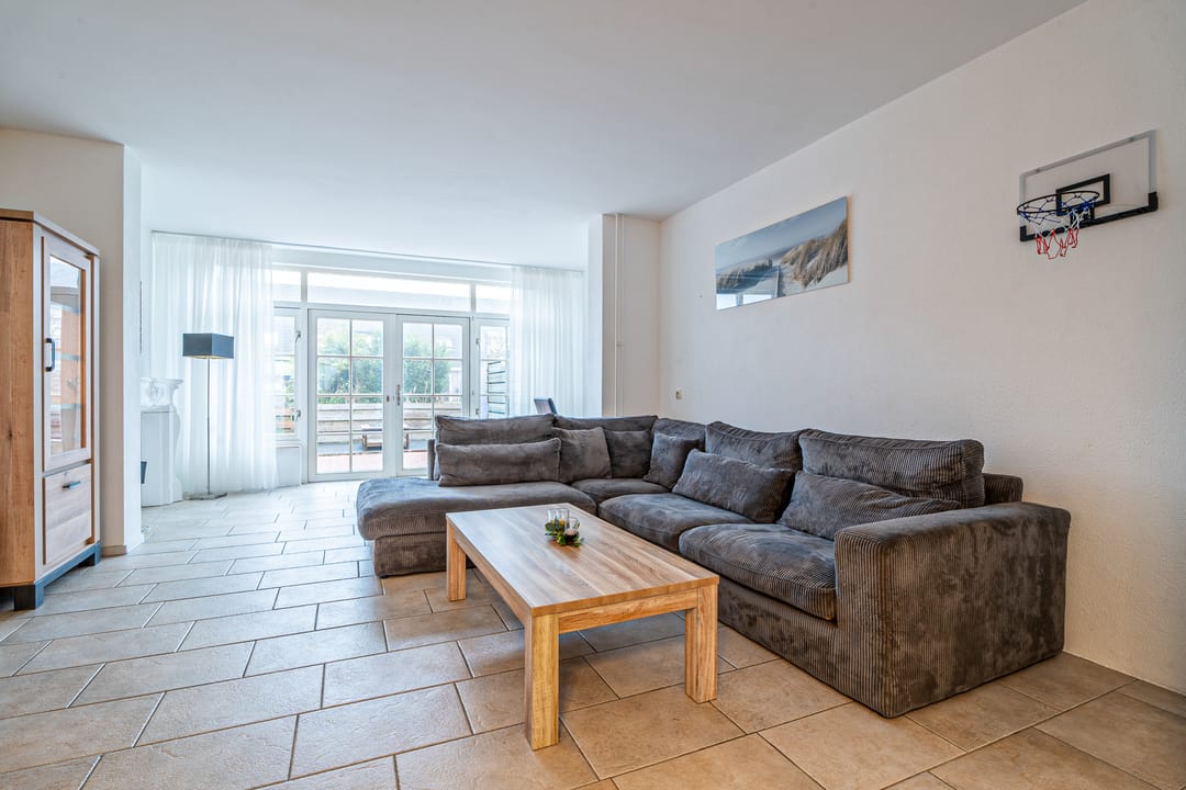 Photo 8 of Benthuizenstraat 66