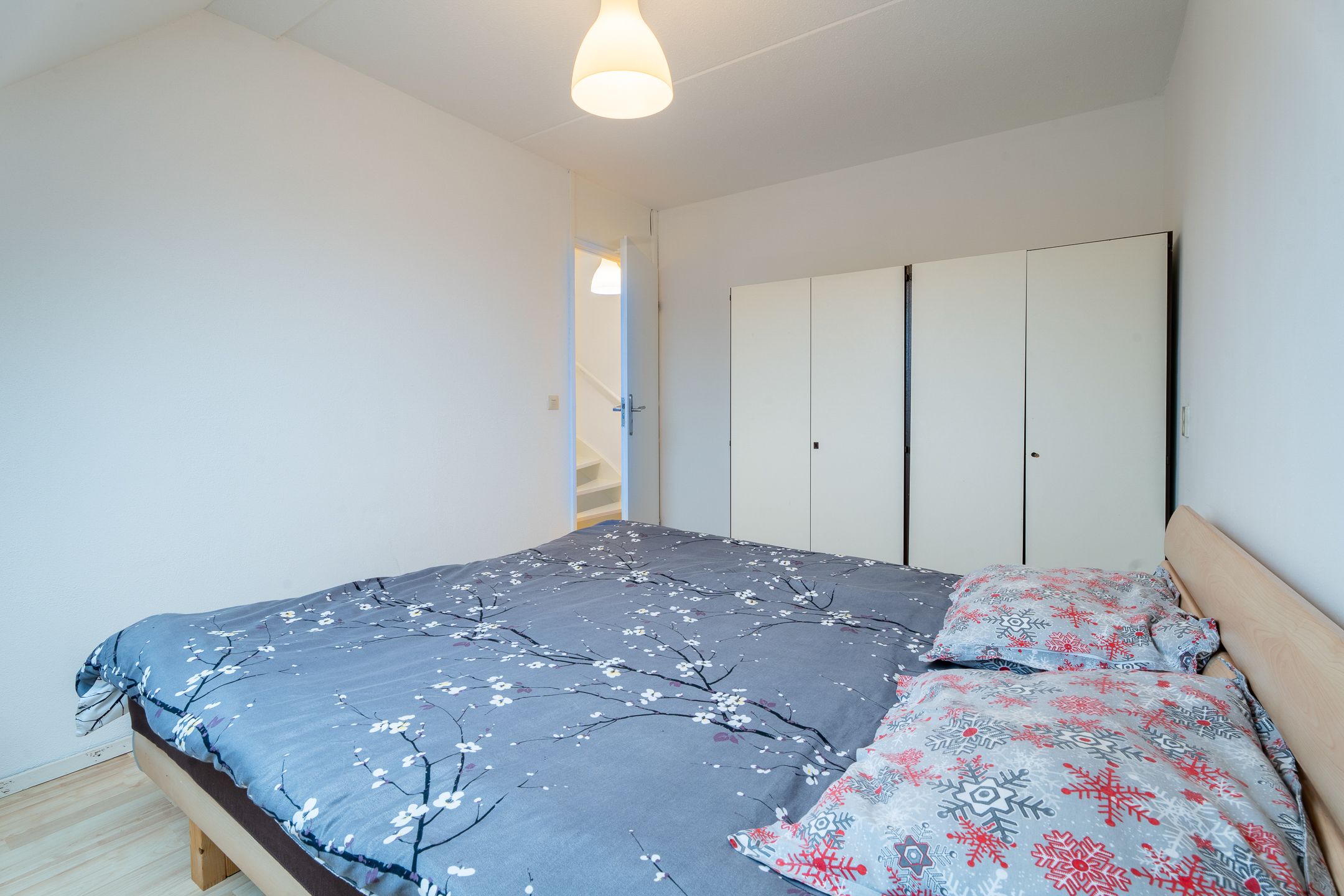 Photo 15 of Benthuizenstraat 66