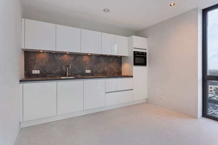 Photo 10 of Carmelietenstraat 83