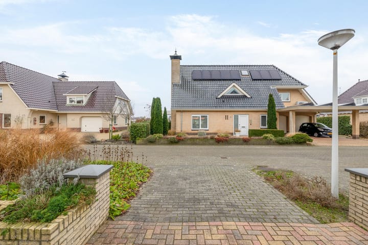 Photo 40 of Oeverloper 20