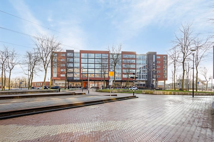 Foto 4 van Middeldijkerplein 49