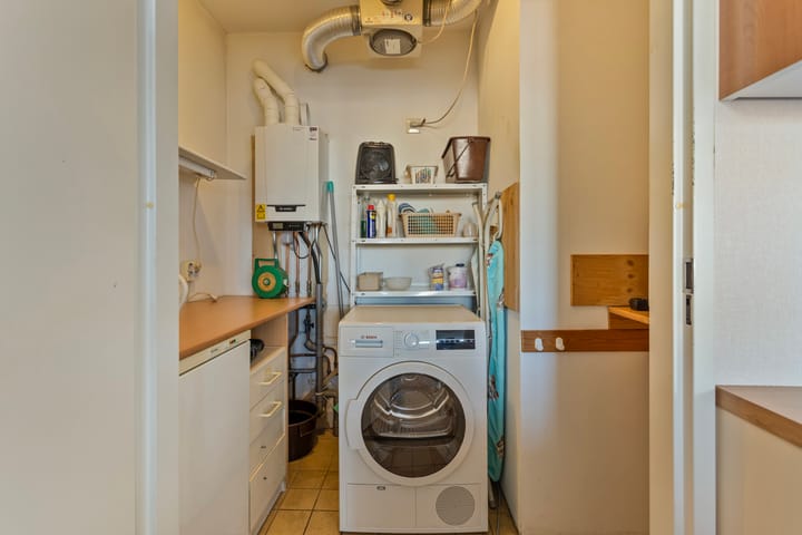 Foto 16 van Middeldijkerplein 49