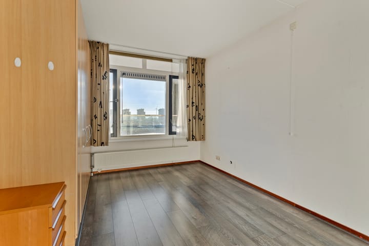 Foto 17 van Middeldijkerplein 49